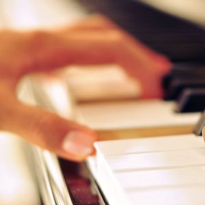 '轮奸强奸漏出坐便器
